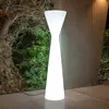 MOOVERE Konika 170 cm de haut. Lampadaire avec câble pour l'intérieur et l'extérieur. Lumière led blanc chaud