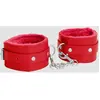 Ouch! Plush Fluweelzachte Kunstleren Handboeien - Rood