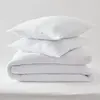 BLANREVE Pack Couette 240 x 220 cm + 2 Oreillers 60 x 60 Gamme Microfibre "Douceur" traité Anti Acarien Soft & care