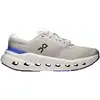 On cloudrunner 3 in de kleur wit.
