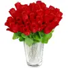 Relaxdays Bouquet de roses, fleurs artificielles, 48 pièces avec tige et feuilles, cadeau, mariage, hauteur 26 cm, rouge