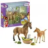 SCHLEICH - Figurine 42432 Les soins pour bébé animaux d'Horse Club Sarah