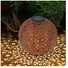 ETC-SHOP Lampe Solaire Lampe Solaire Boule Extérieure Décoration Jardin Solaire Rouille Piquet Décoratif Floral Poinçonnage Métal LED Blanc Chaud D 20 cm