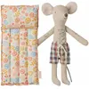 Souris de plage sur son matelas Papa Fleurs