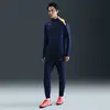 Nike strike dri-fit voetbalbroek in de kleur blauw.
