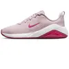 Nike bella 7 in de kleur roze.