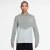 Nike pacer therma-fit winterized ziptop in de kleur grijs.