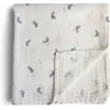 Mushie Maxi lange en coton bio Baleine (120 x 120 cm)