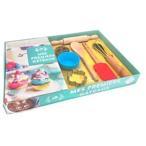 Hachette Pratique Mes premiers gâteaux: Avec 1 fouet, 1 cuillère en bois, 1 maryse, 1 rouleau, 6 moules à muffins, 2 emporte-pièces, 6 pochoirs et 1 livret de recettes pas cher