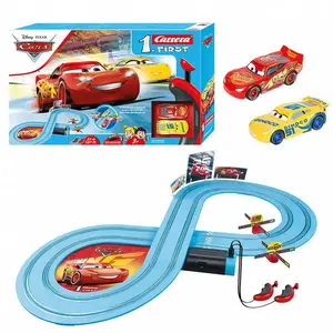 Carrera Véhicule Disney Pixar Race Of Friends pas cher