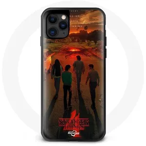 Coque pour Iphone 11 Stranger Things Saison 4 Affiche Art Equipages de la Nouvelle Théorie Maniacase