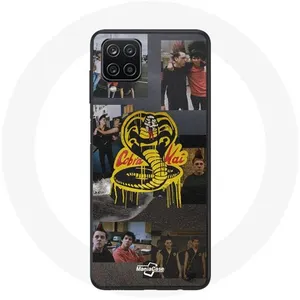 Coque pour Samsung Galaxy A12 Cobra Kai Logo Affiche Personnages Bande Annonce 2022 Maniacase pas cher