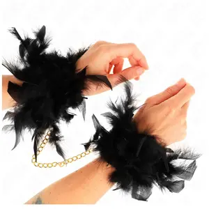 Kink - Feather Hand Cuffs With Gold Chain Model 1 pas cher