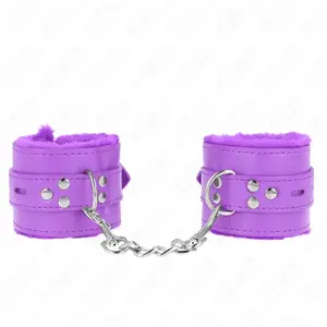 Kink - Fur Lined Wrist Restraints With Square Holes Purple And Purple ... pas cher