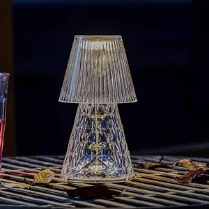 Comparateur de prix : NEWGARDEN Lola 20 lux Lampe de table avec batterie rechargeable. Lumière led chaud. Fabriquée en Espagne