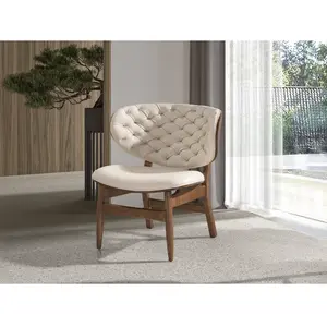 Angel CERDÁ - Fauteuil en Similicuir Sable avec Détails en Bois de Noyer - Fauteuil de Design Moderne et Élégant pour Salon ou Espace Lecture - 78 x 69 x 80 cm