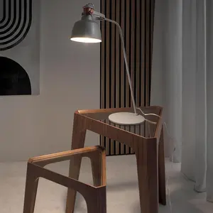 Table dangle triangulaire en verre noyer 2107 ANGEL CERDA pas cher