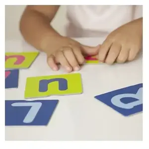 Jeu Sensoriel Des Lettres Et Des Ponctuations - Akros pas cher