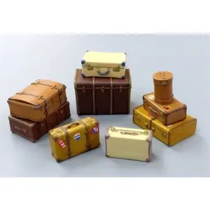 Plus-Model Accessoires de modélisme - PLUS MODEL - Valises anciennes - Plastique - Marron - 15 ans et plus - Adulte - Mixte pas cher