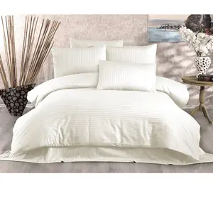 Parure de lit - 1 housse de couette 220 x 240 cm + 2 taies doreiller 6...