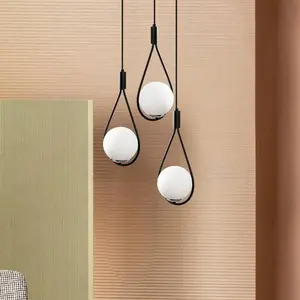 MENZZO Suspension / plafonner boucle 3 lampes escalier Zenon Verre Blanc et Métal Noir pas cher