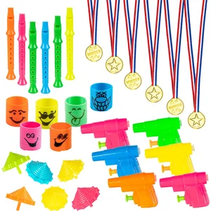 Boland 30797 - Assortiment de 30 pièces, 6 flûtes, 6 toupes, 6 pistolets à eau, 6 médailles, 6 marches d'escalier, anniversaire, fête, cadeau pas cher