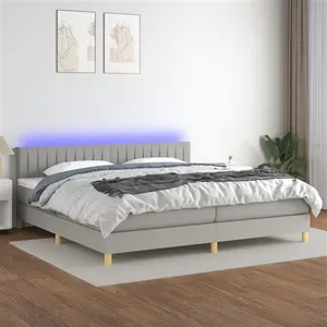 vidaXL Sommier à lattes de lit matelas LED Gris clair 200x200 cm Tissu pas cher