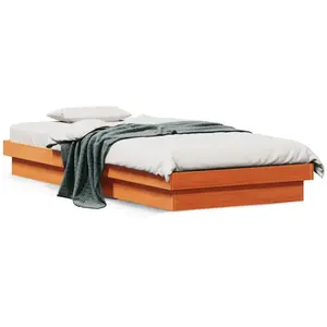 vidaXL Cadre de lit à LED cire marron 90x190 cm bois de pin massif pas cher