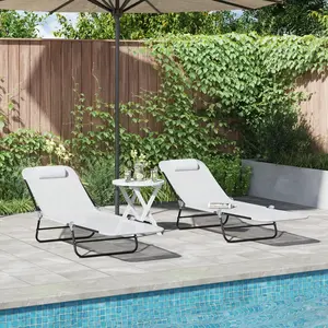 vidaXL Chaises longues pliantes 2 pcs avec repose-tête crème Textilène pas cher