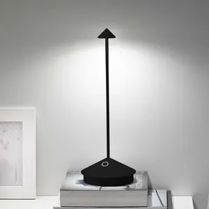 Pina Pro LED tafellamp, mat zwart, oplaadbaar en dimbaar, draadloos, Saffraan, 2200-2700-3000K, IP54, 12 uur batterijduur