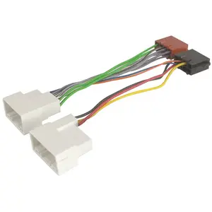 Câble autoradio avec connecteur iso pour ssangyong tivoli 15> phonocar ref. 04683