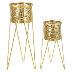 Lot de 2 pots de fleurs en métal doré cm 21x20x46-18x18x32Vendu parcdiscount