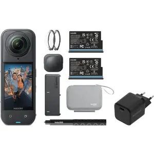 Insta360 X5 Essentials Bundle + BlueBuilt Chargeur 