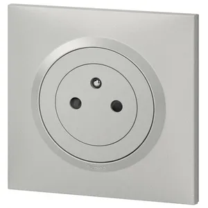 Comparateur de prix : Prise carrée LEGRAND - 2P+T - surface alu - Dooxie