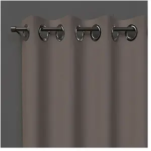 Soleil d'ocre Rideau à oeillets OCCULTANT moka 140X240 cm. Rideau occulte la lumière. Prêt à poser Composition: 100% polyester, oeillets métal pas cher