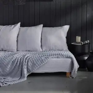 Plaid damier uni BIEN AU CHAUD - TODAY - Gris 130x180cm pas cher