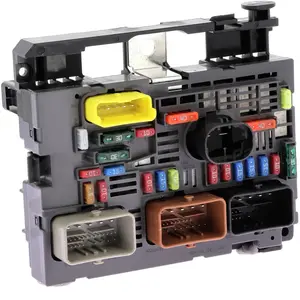 Storm Boîte à fusibles pour PEUGEOT: Partner, 307, Expert, 308, 607, 807 & CITROËN: Berlingo, C4, Jumpy, C8, Dispatch & FIAT: Scudo (Ref: STO700001) pas cher