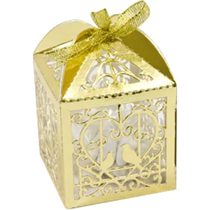 HOBI 10 Boîtes en carton coeur et colombes doré métallisé 5 x 7,5 cm - Or pas cher