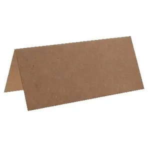 LE GEANT DE LA FETE Ce lot de marque place kraft de 7 x 3 cm guidera vos invités vers leur place dans une ambiance Vintage pas cher