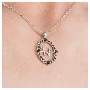 CHAKS COLLIER FANTAISIE GOTHIQUE PENDENTIF MERCREDI  Noir  - Accessoire de déguisement bijou fantaisie pas cher