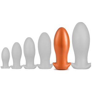 The Assgasm Buttplug XXL Ø8,5 cm Anal Plug - Egg - Butplug Buigzaam Siliconen - Oranje - Groot - Inbrengbare lengte 20 cm