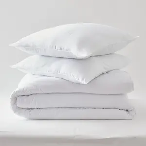 BLANREVE Pack Couette 240 x 220 cm + 2 Oreillers 60 x 60 Gamme Microfibre "Douceur" traité Anti Acarien Soft & care pas cher
