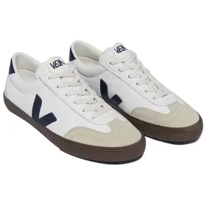 Veja Baskets Volley Leather pas cher