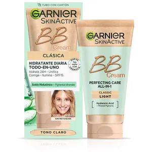 Vochtinbrengende Crème Make-Up Effect Skin Naturals Bb Cream Garnier 16382 pas cher
