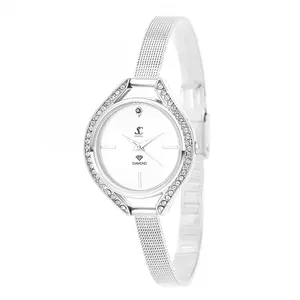 Montre Lana SC Crystal ornée dun véritable diamant de 46 cristaux SwarovskiVendu parcdiscount