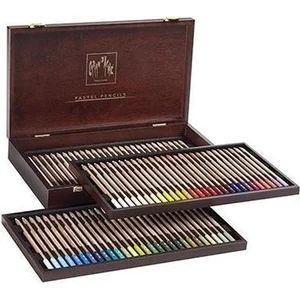 Coffret cadeau en bois avec 84 pastels caran d ache 788 484 multicolore pas cher