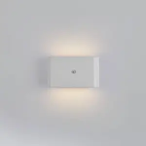 Just Light, Éclairage d'extérieur, LED-Akku-Wandleuchte 19475-16, 3W, 3000K, 300lm, warmweiss, IP44, weiss (300 lm, IP44) pas cher