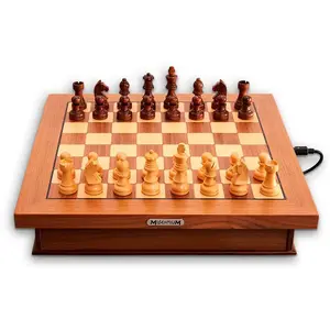 MILLENNIUM Exclusive Luxe Edition het luxueuze E-board. Speel met schaakapps of speel online schaak op een van de comfortabelste schaakborden ter wereld. pas cher