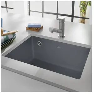 Villeroy & Boch, Lavabo, V&B Evier sous plan SUBWAY 60 SU 545x440mm avec commande manuelle graphite (Evier sous plan, 60 cm, 54.50 cm) pas cher