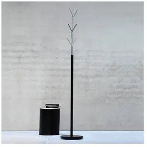 Jan Kurtz, Garde-robe + portant, London